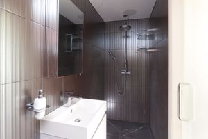 En Suite - click for photo gallery